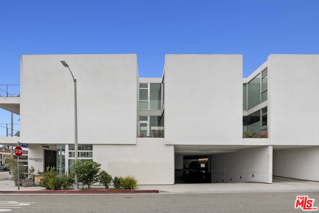 1121 Abbot Kinney Blvd Unit: F