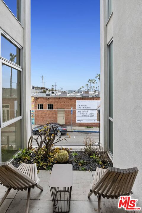 1121 Abbot Kinney Blvd Unit: F