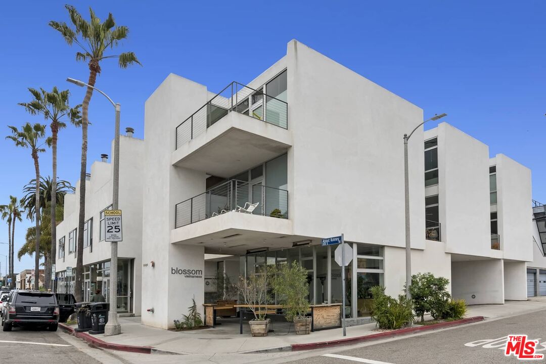 1121 Abbot Kinney Blvd Unit: F