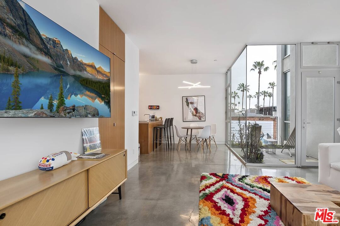 1121 Abbot Kinney Blvd Unit: F