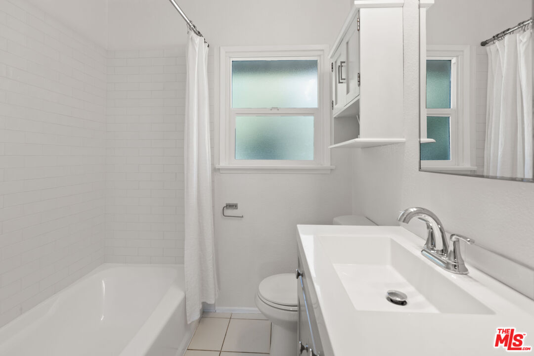 5830 Bowcroft St Unit: 4