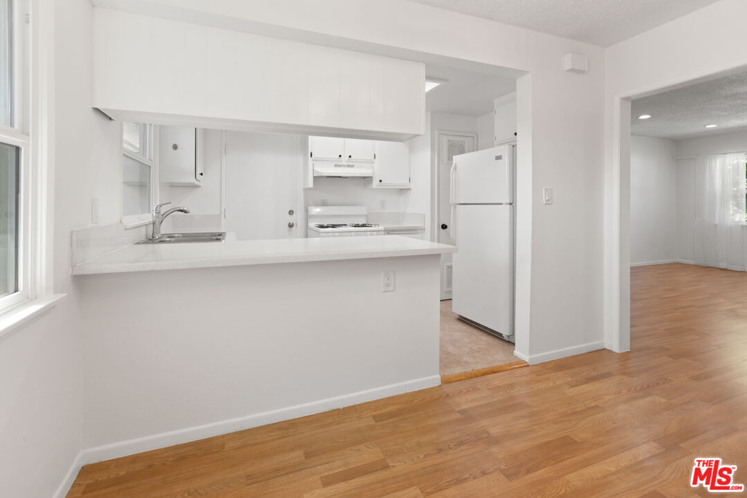 5830 Bowcroft St Unit: 4