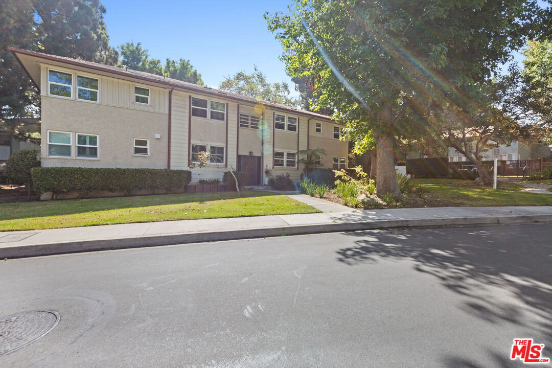 5830 Bowcroft St Unit: 4