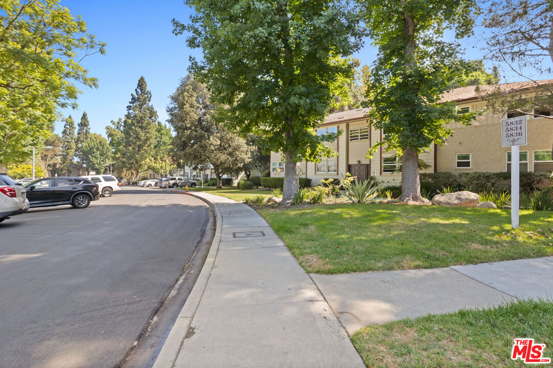 5830 Bowcroft St Unit: 4