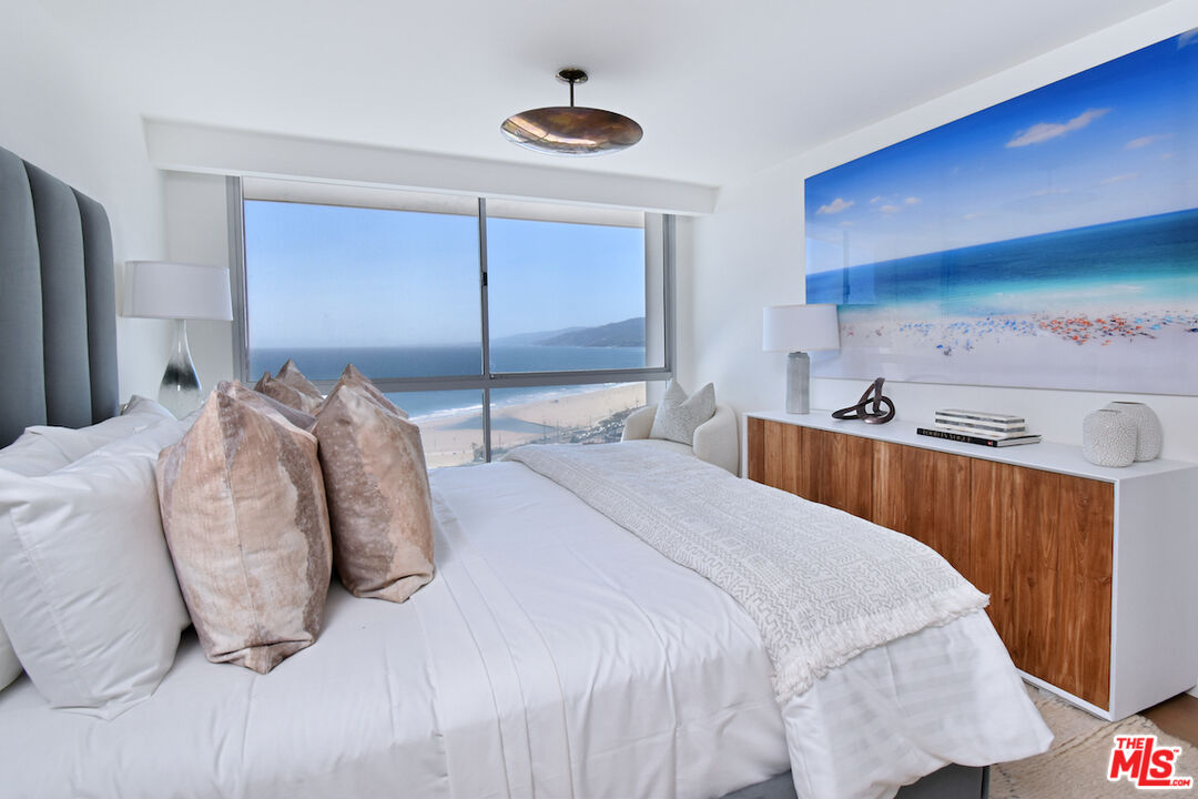 201 Ocean Ave Unit: 906P