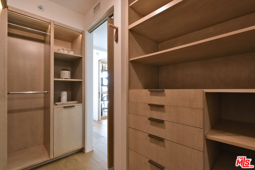 201 Ocean Ave Unit: 906P