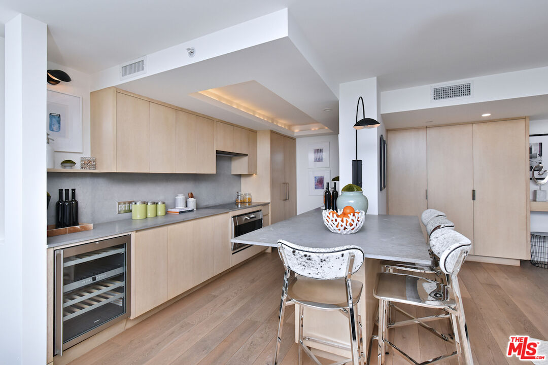 201 Ocean Ave Unit: 906P