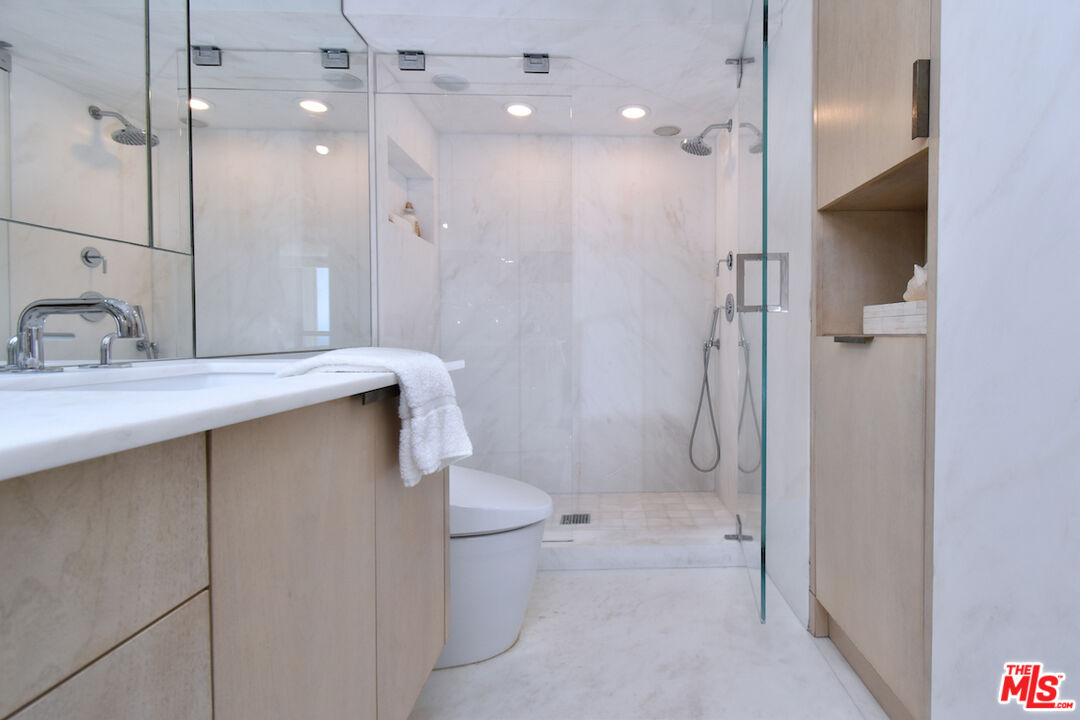 201 Ocean Ave Unit: 906P