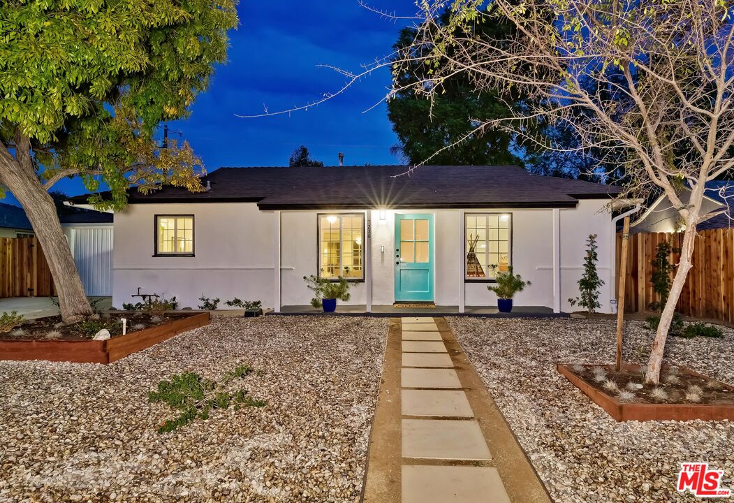 7236 Encino Ave