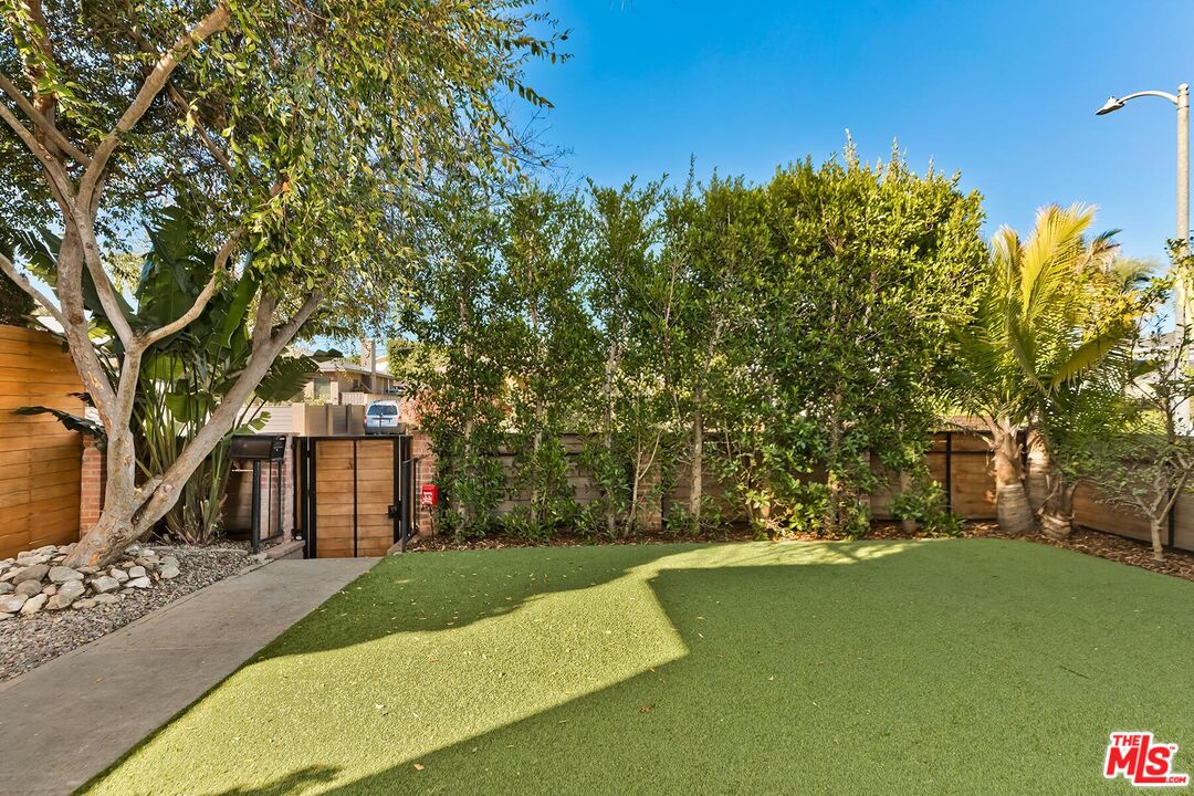 810 Commonwealth Ave