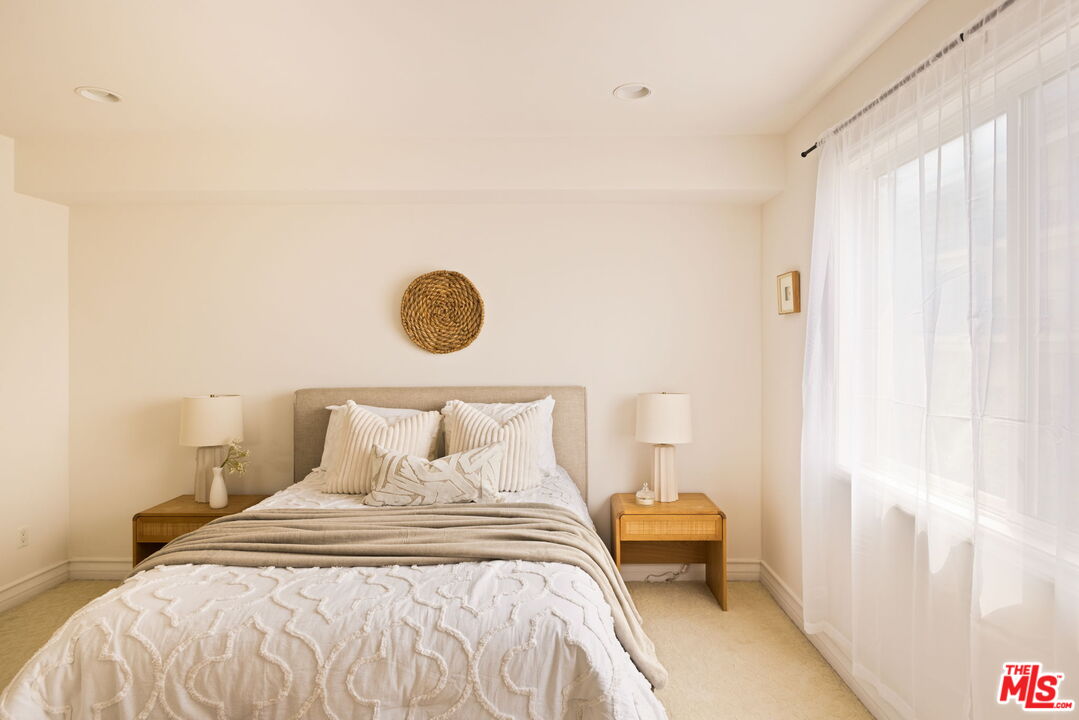 325 Arnaz Dr Unit: 304