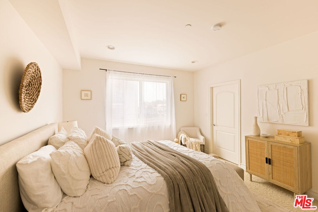 325 Arnaz Dr Unit: 304