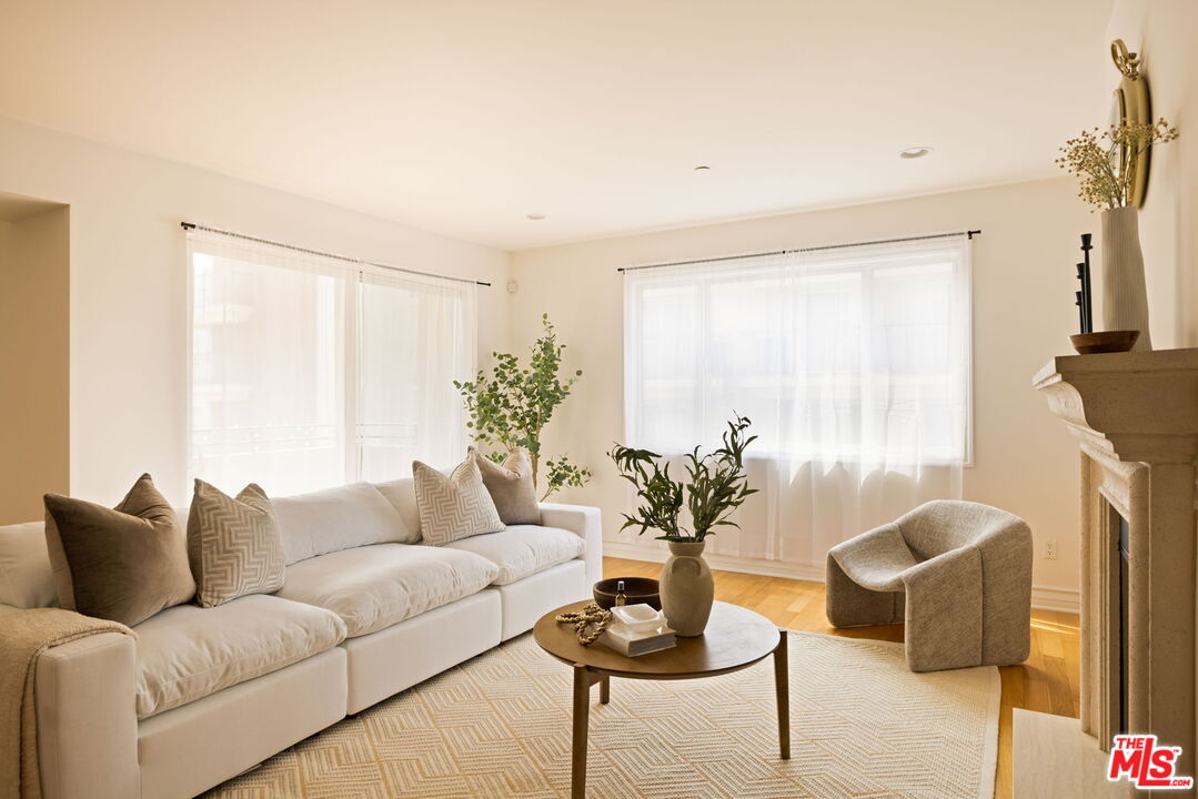 325 Arnaz Dr Unit: 304