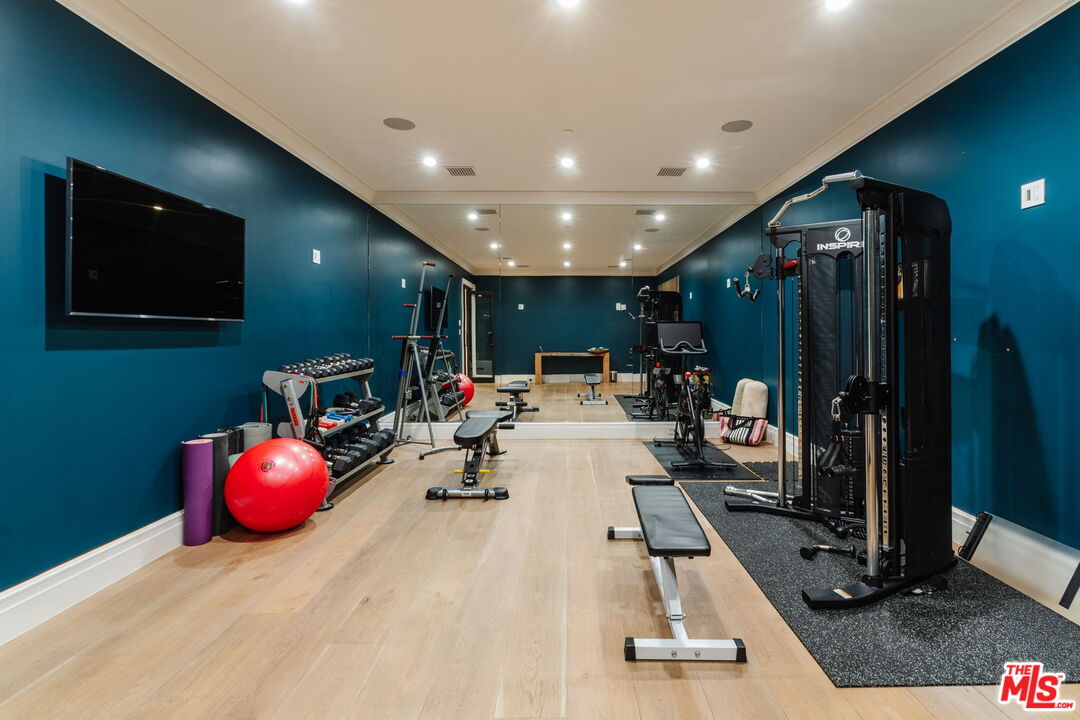 957 Corsica Dr