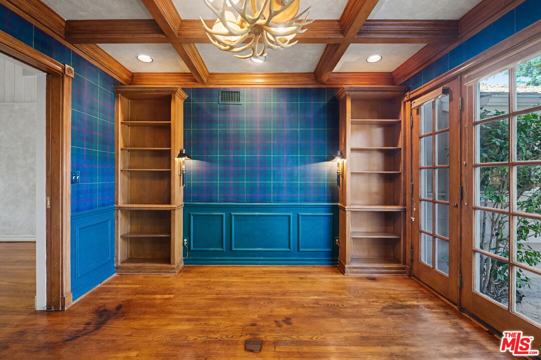 4780 Vista De Oro Ave