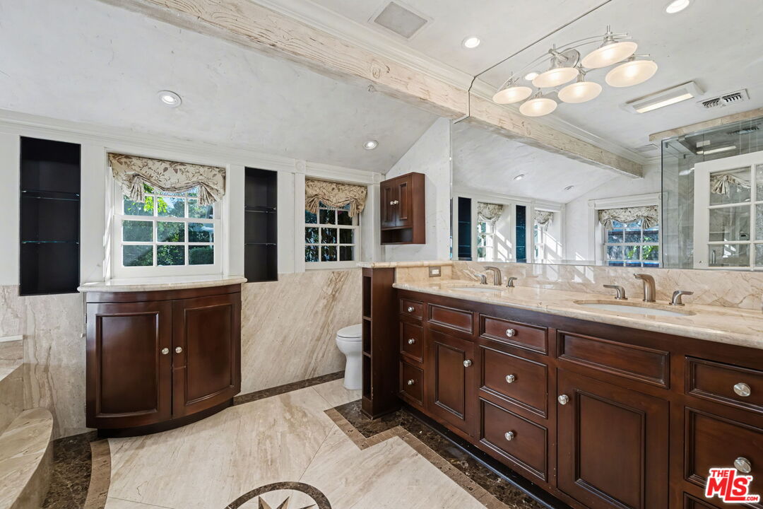 4780 Vista De Oro Ave