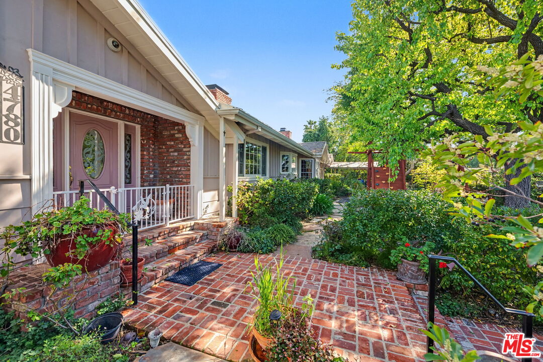 4780 Vista De Oro Ave