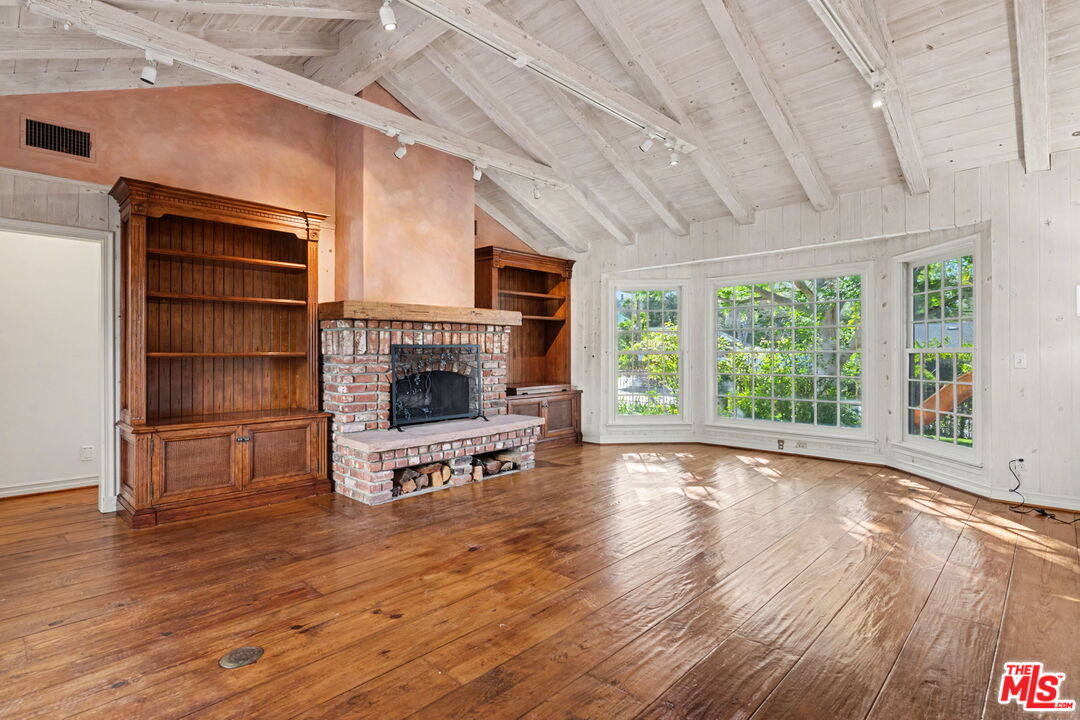 4780 Vista De Oro Ave