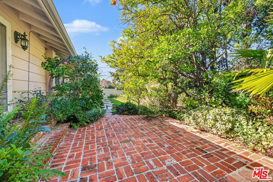 4780 Vista De Oro Ave