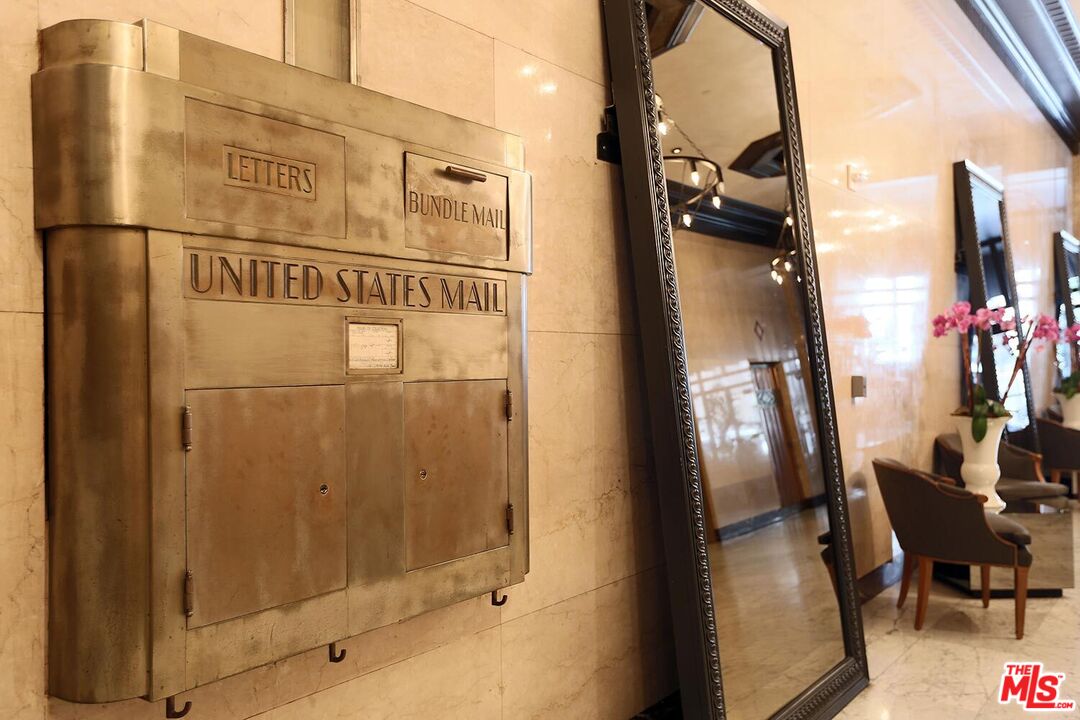 460 S Spring St Unit: 201