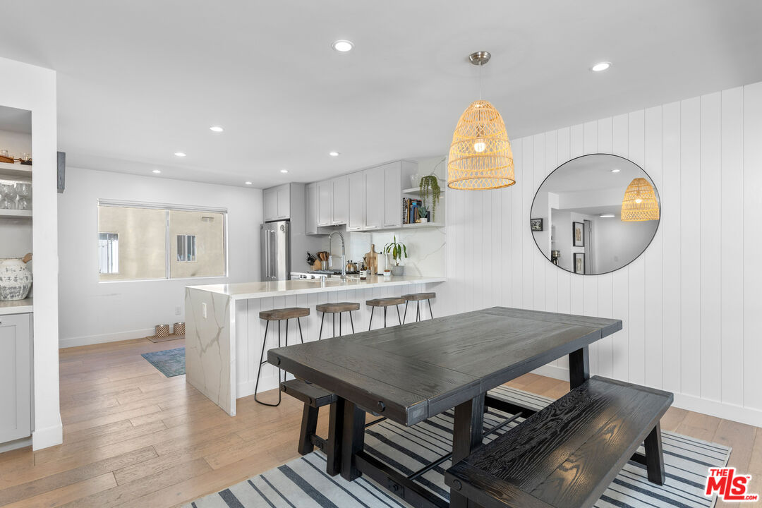 4350 Glencoe Ave Unit: 2