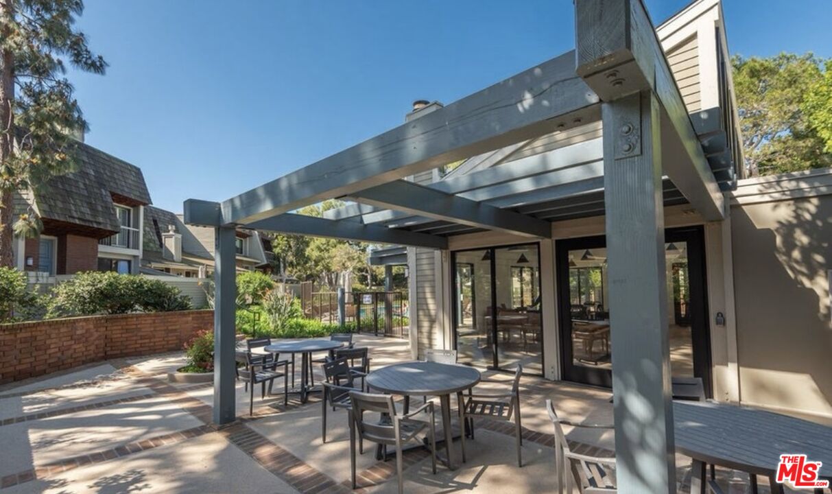 4350 Glencoe Ave Unit: 2