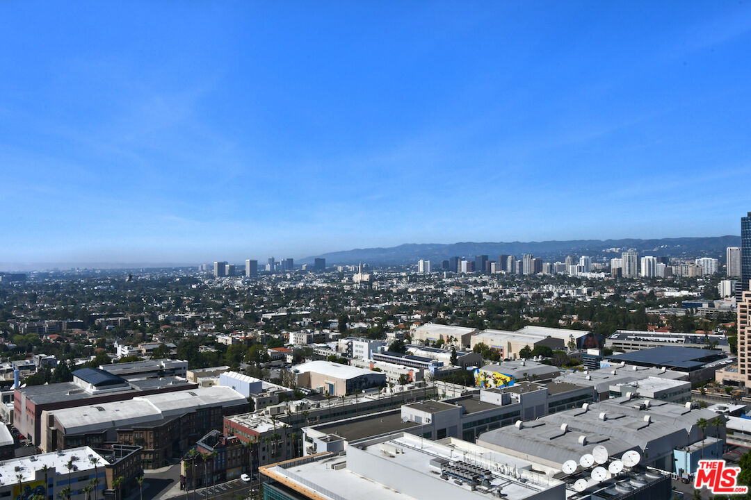 2220 Avenue Of The Stars Unit: 2606