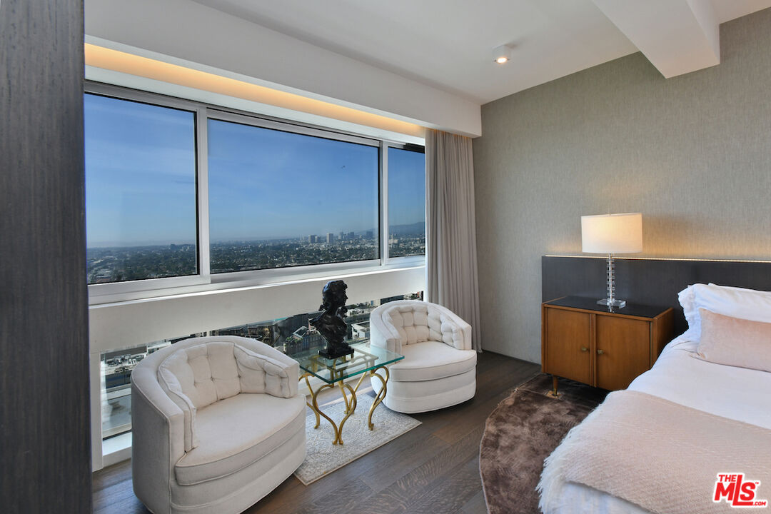 2220 Avenue Of The Stars Unit: 2606