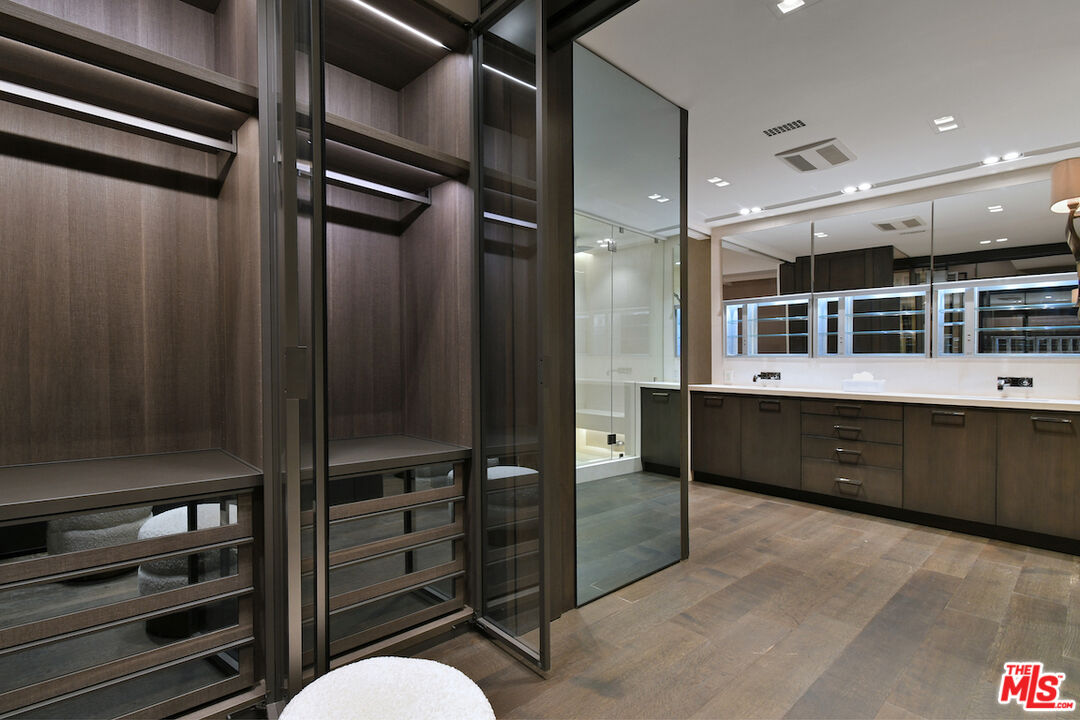 2220 Avenue Of The Stars Unit: 2606