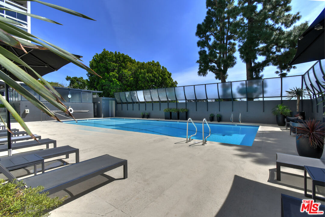 2220 Avenue Of The Stars Unit: 2606