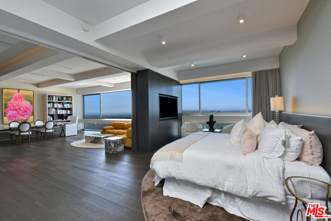 2220 Avenue Of The Stars Unit: 2606