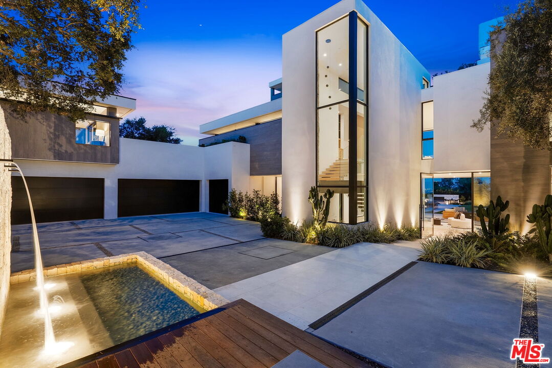 1830 Mango Way