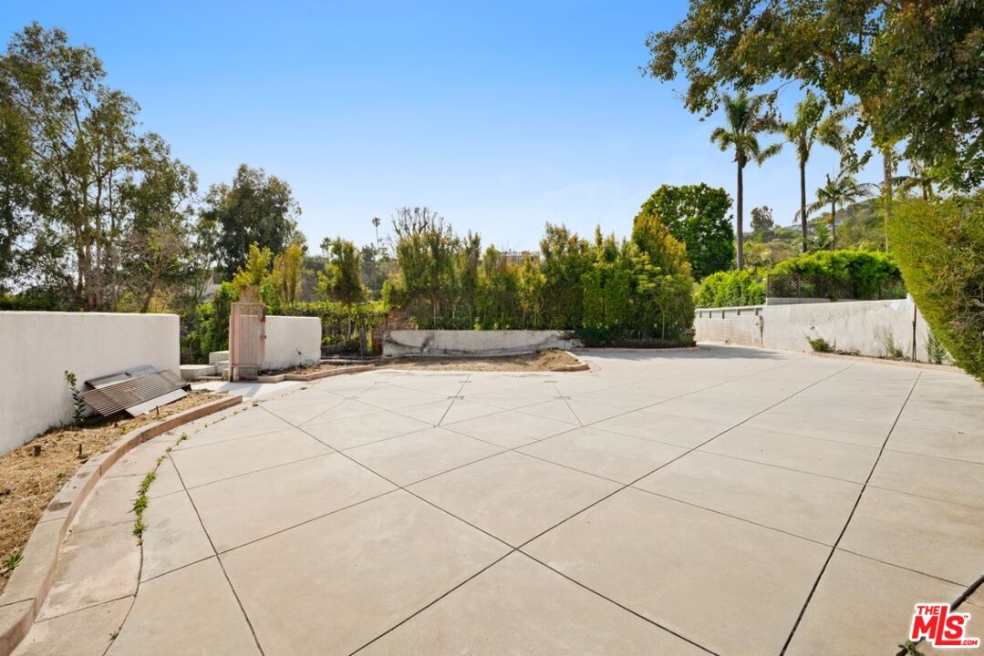 1116 Maroney Ln