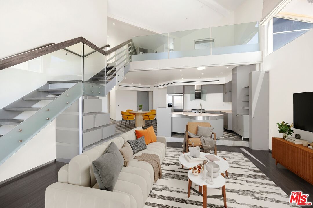 235 Main St Unit: 316