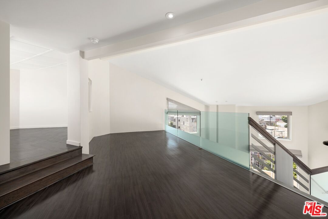 235 Main St Unit: 316