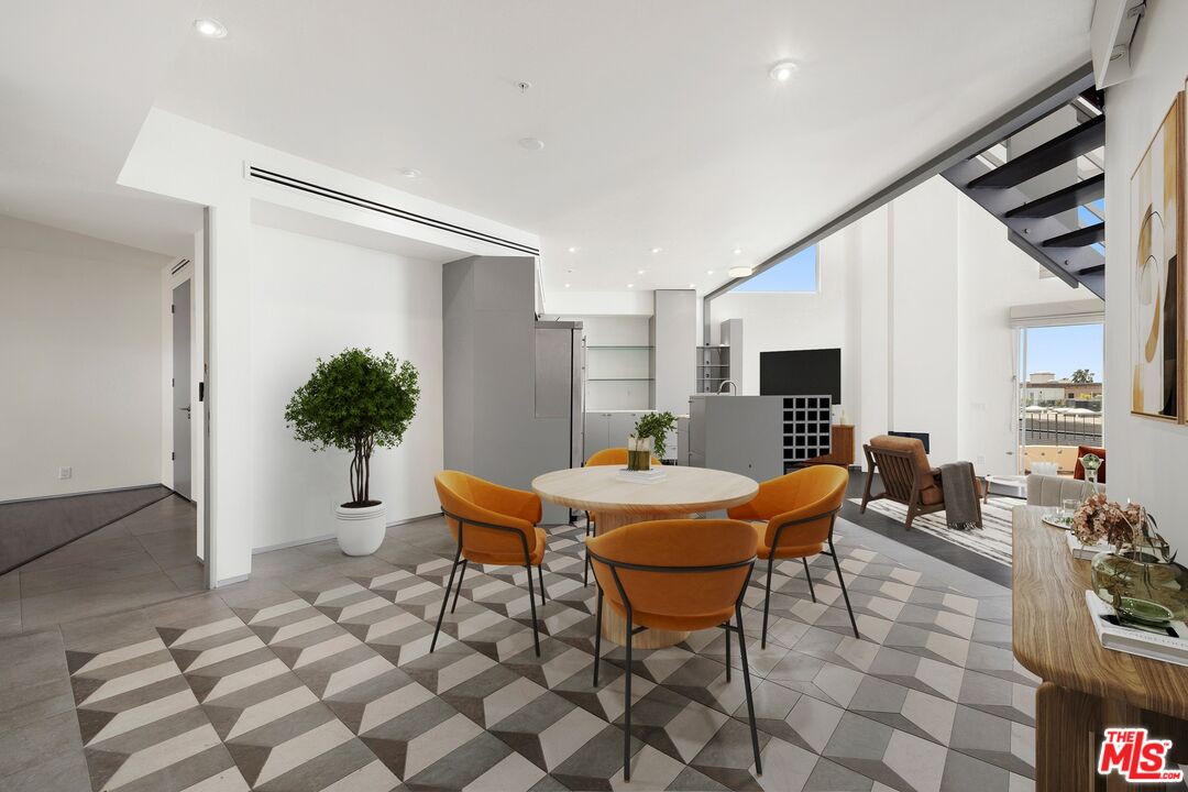 235 Main St Unit: 316