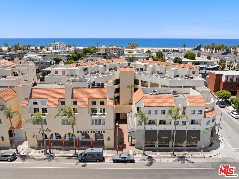 235 Main St Unit: 316