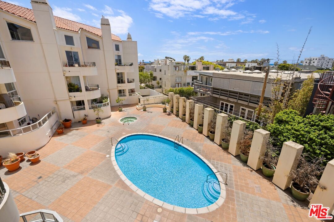 235 Main St Unit: 316