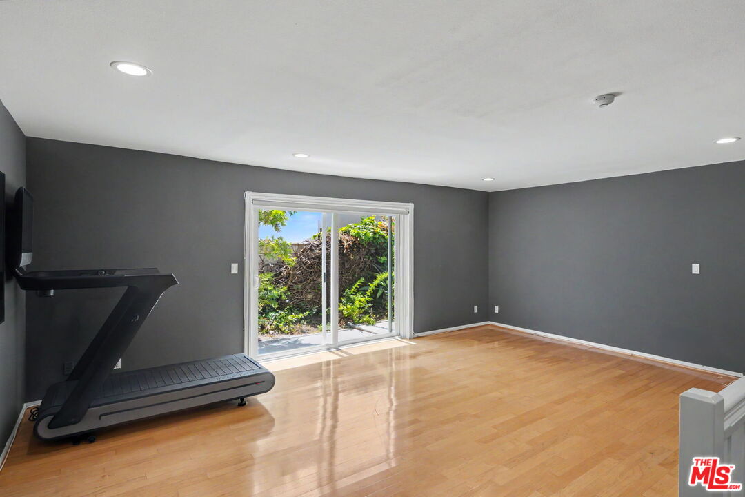 1242 Berkeley St Unit: 10