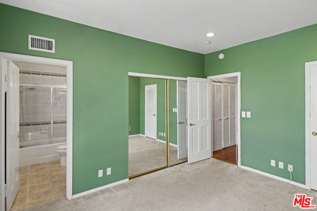 1242 Berkeley St Unit: 10