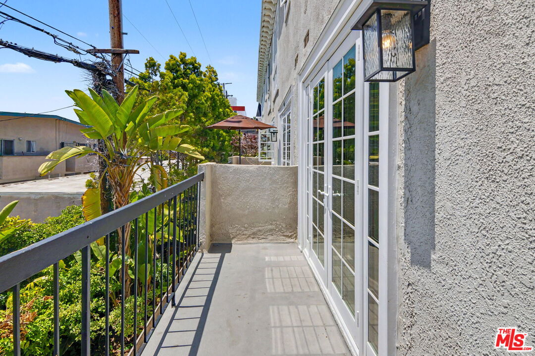 1242 Berkeley St Unit: 10