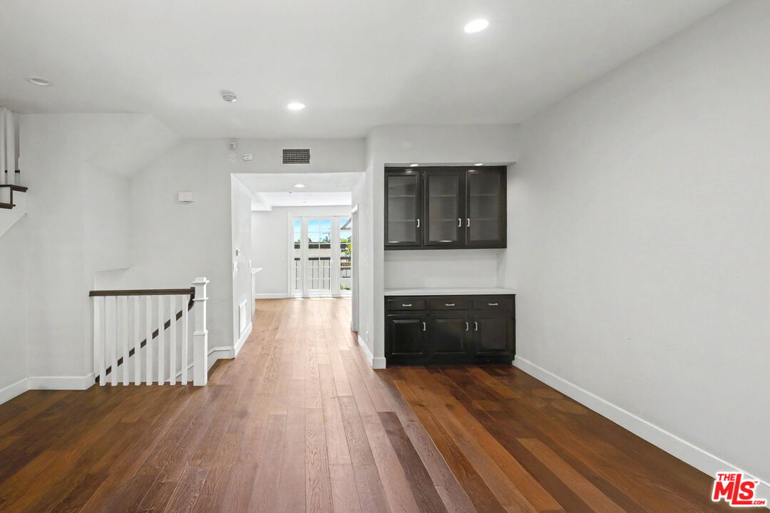 1242 Berkeley St Unit: 10