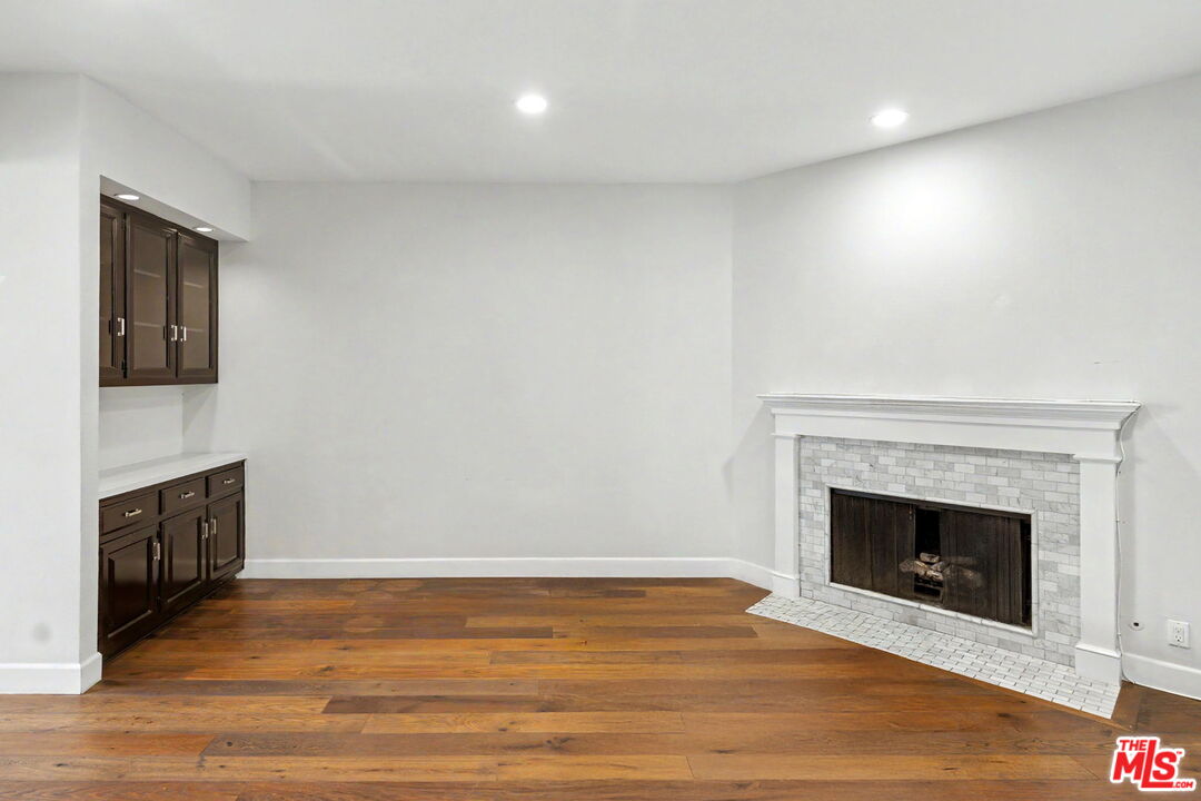 1242 Berkeley St Unit: 10