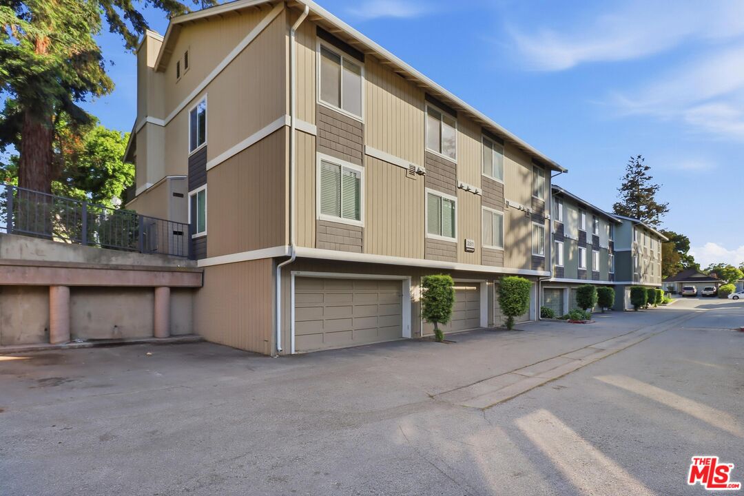 2511 Easton Pl Unit: 48