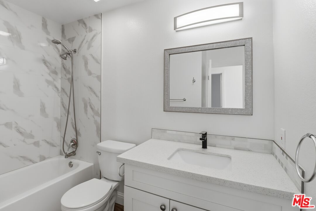 2511 Easton Pl Unit: 48