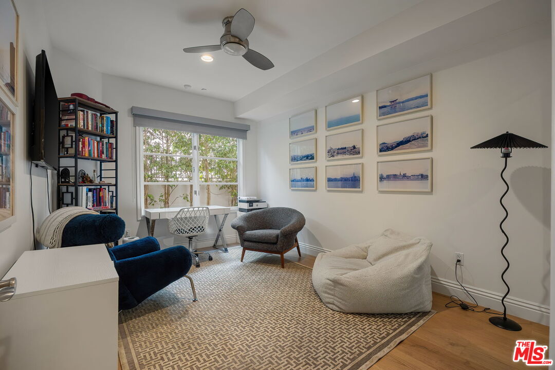 718 N Croft Ave Unit: 102