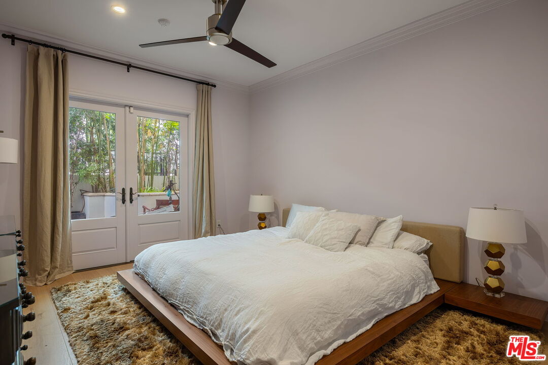 718 N Croft Ave Unit: 102