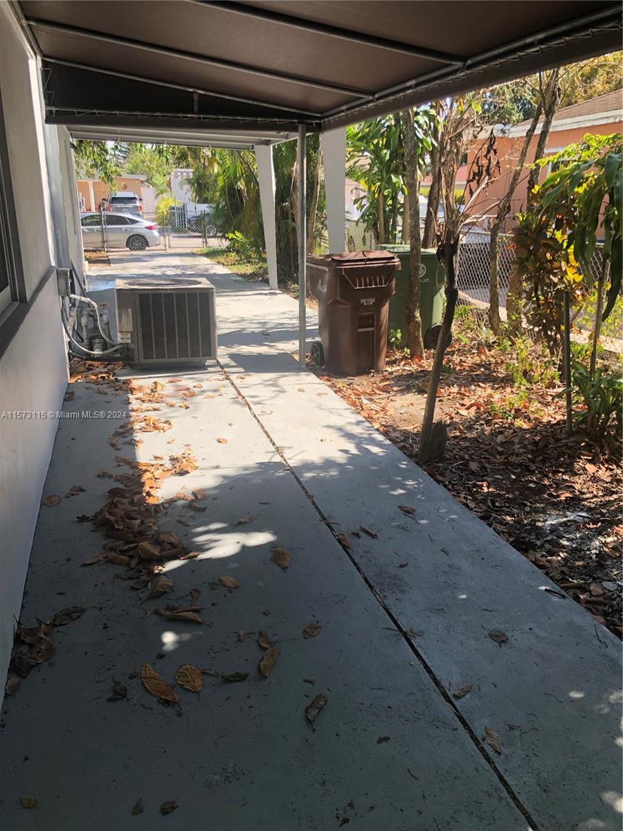 891 SE 3rd Pl
