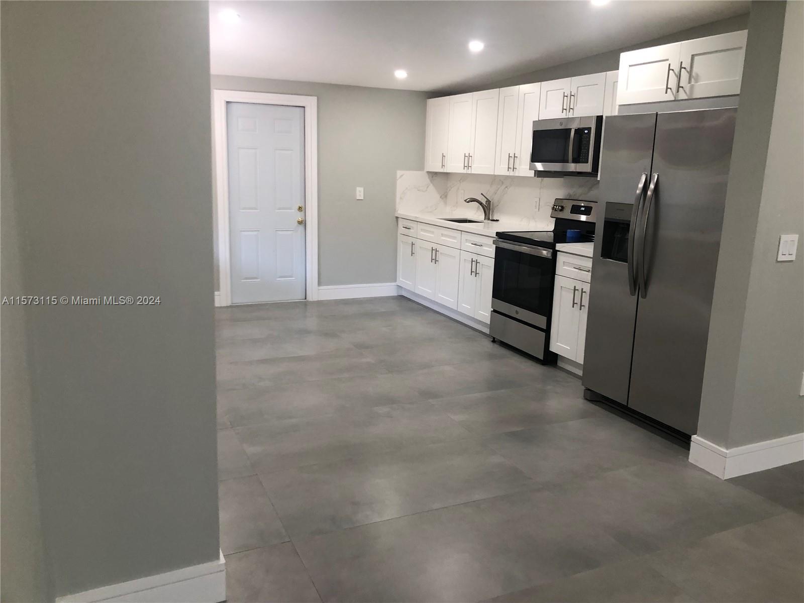 891 SE 3rd Pl