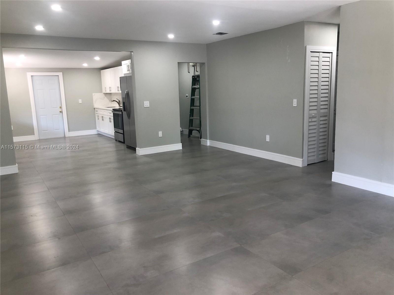 891 SE 3rd Pl